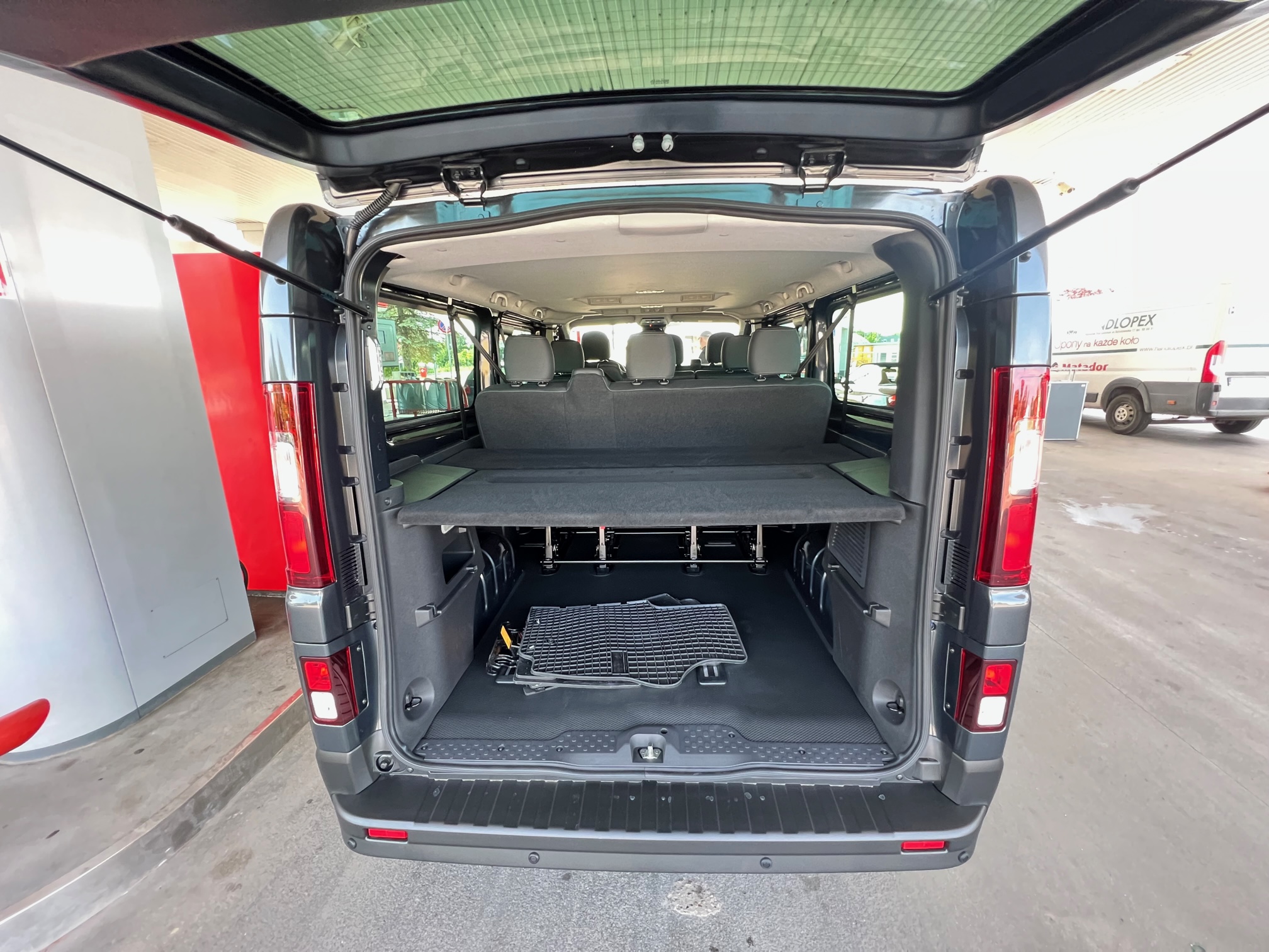 Renault trafic Long Najnowszy 9.os